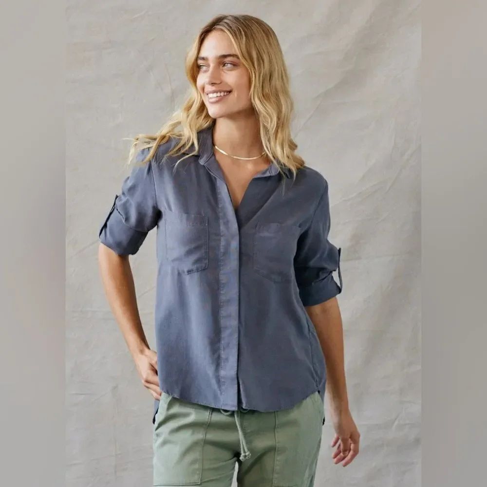 Anthropologie, Cloth and Stone, Split back button down Size Small